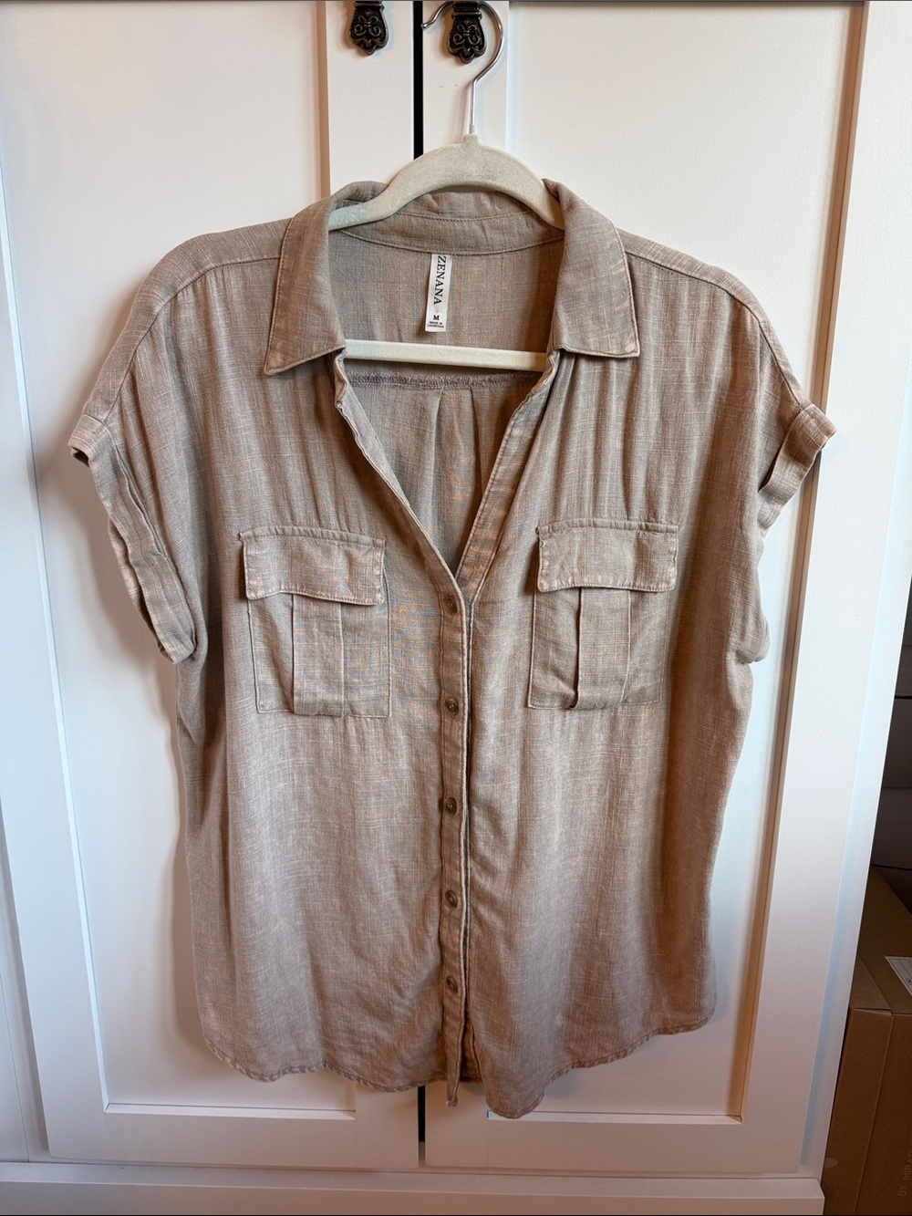Light Beige Short-Sleeve Button-Down Shirt with Chest Pockets